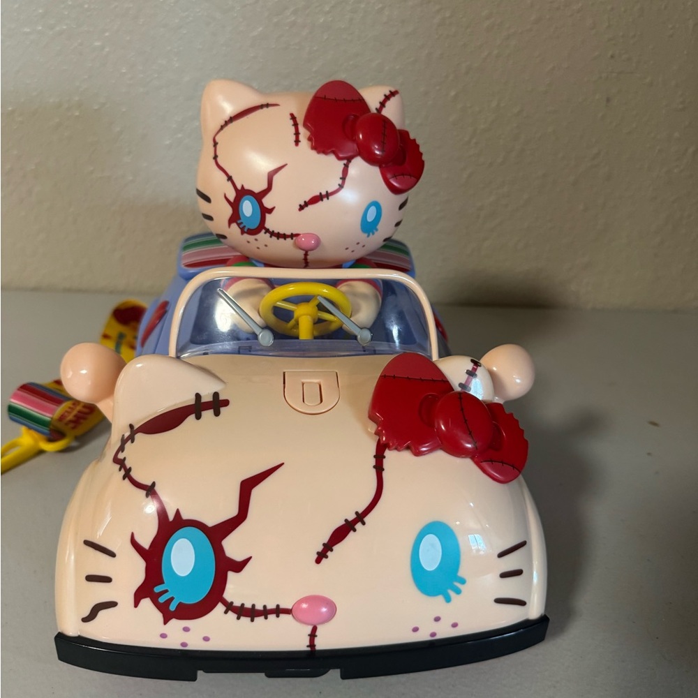 Chucky hello kitty popcorn holder
